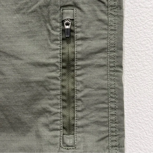 Vuori Cargo Pants Women Sz M Ripstop Army Green Mid Rise Slim Fit Gorp Core - Picture 7 of 15